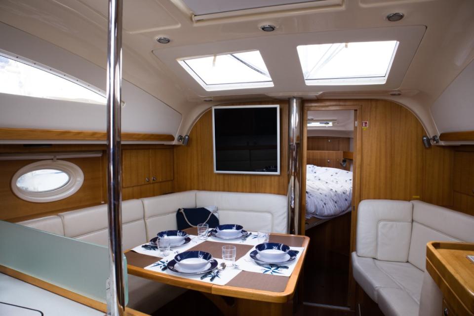 Elan 384 Denora
